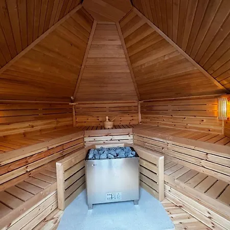 Haus Der Moeglichkeiten 12 Personen Aussensauna *